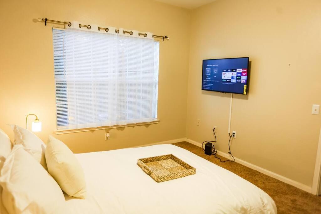 Lux 2Bd 2Ba Minutes From The Water Daire Pensacola Dış mekan fotoğraf