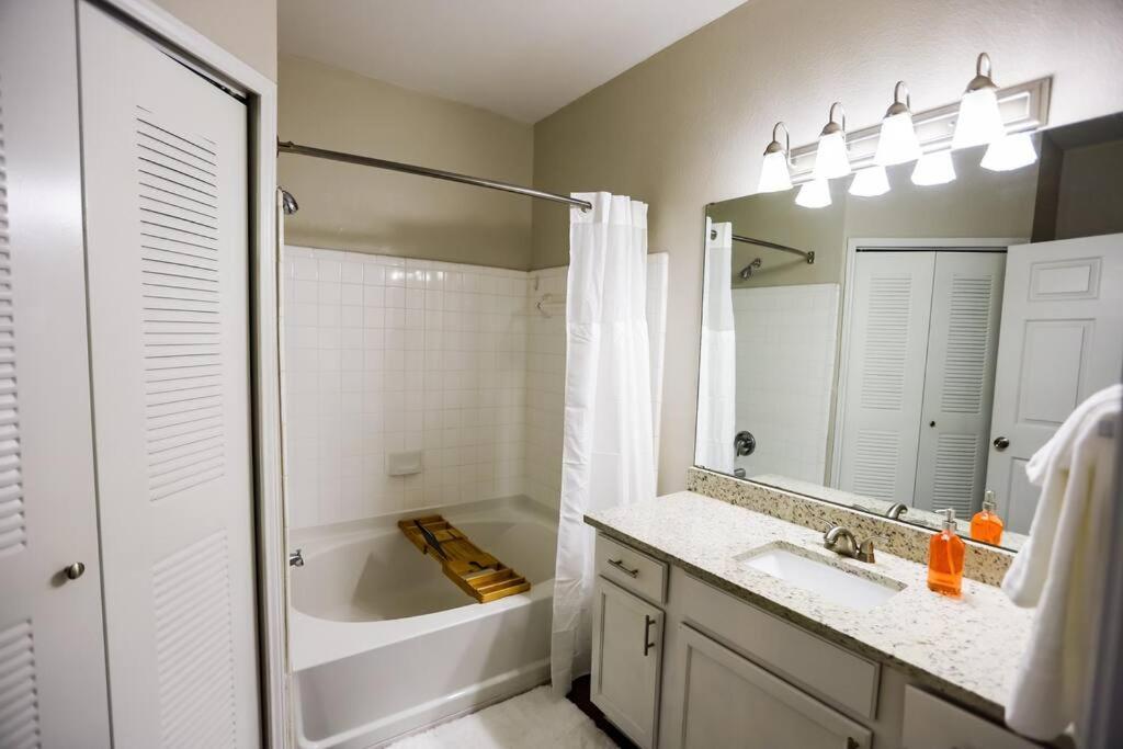 Lux 2Bd 2Ba Minutes From The Water Daire Pensacola Dış mekan fotoğraf